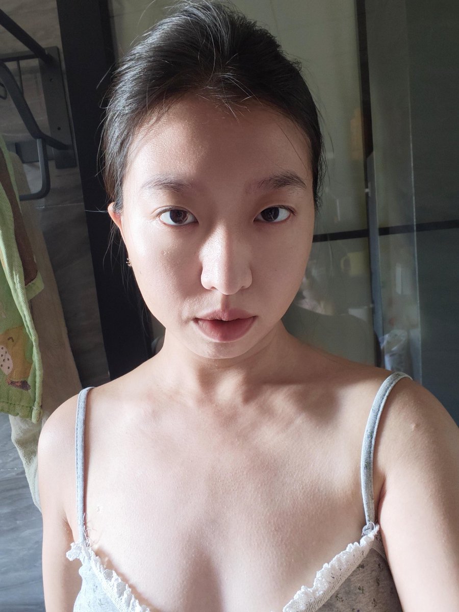 Ludek995133's tweet photo. 是不是女人到了三十岁性欲就会变得很旺盛？还是说只有我自己是这样的 https://t.co/JPyl0uwyoe