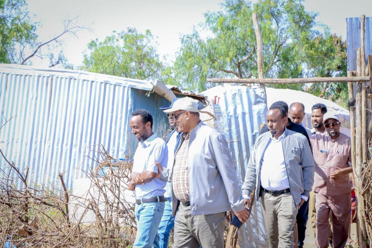 RRSEthiopia's tweet photo. Kebribeyah Refugee Center under RRS' Jigjiga Branch Office handed over a new residential unit built through summer voluntary initiative to a refugee family with disability. Such charitable works play positive role in inspiring others &amp; fostering the culture of mutual assistance. https://t.co/xCkR2IAjUD