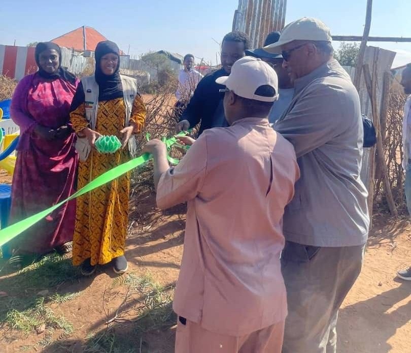 RRSEthiopia's tweet photo. Kebribeyah Refugee Center under RRS' Jigjiga Branch Office handed over a new residential unit built through summer voluntary initiative to a refugee family with disability. Such charitable works play positive role in inspiring others &amp; fostering the culture of mutual assistance. https://t.co/xCkR2IAjUD
