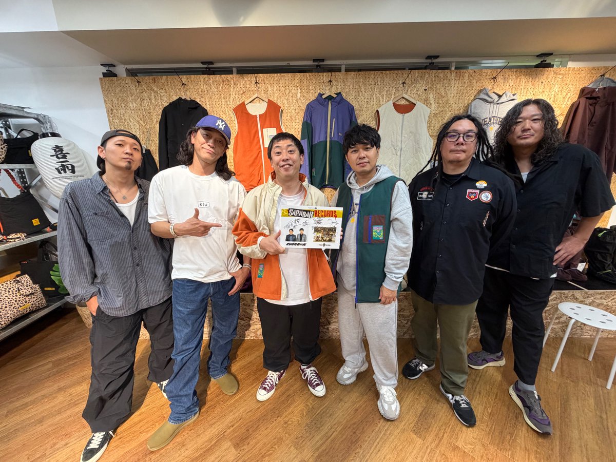 yamachan_mxsxm's tweet photo. 超不定期更新SARABAR RECORDS久しぶりに始動！！

群馬の雄G-FREAK FACTORY登場で収録は大盛り上がり！！

バンドマン×さらば青春の光はやっぱり面白いです！！！公開楽しみにお待ちください！！

supported by KiU

#サラレコ

https://t.co/OCnqavshAo https://t.co/US42WHRe2i