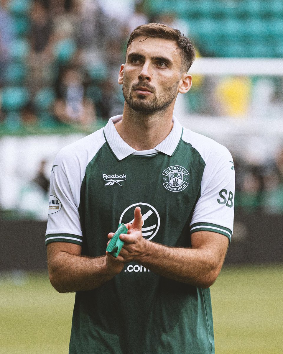 HibernianFC's tweet photo. Hibernian FC can confirm that Warren O'Hora has completed a permanent transfer to English side Leicester City.

All the best for the future, Warren 💚

🔗https://t.co/I6BW9YmOgK https://t.co/DvlWaqEQPA