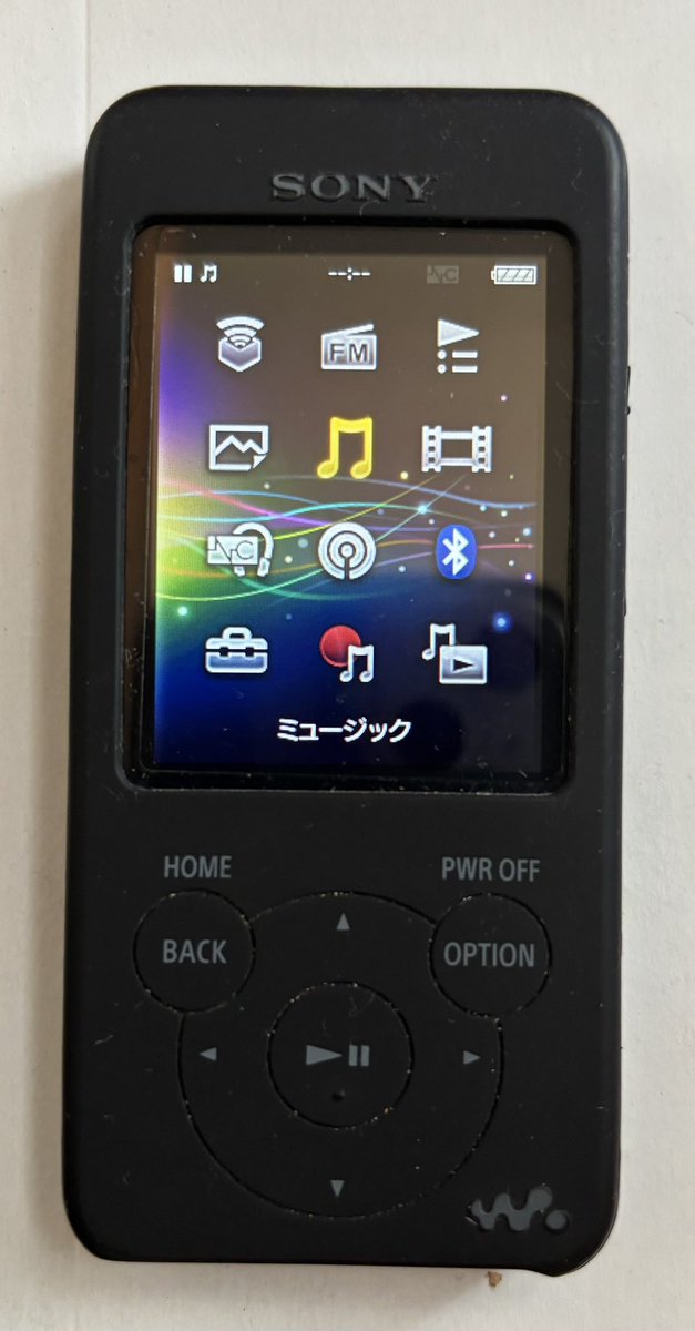 joujinakata123's tweet photo. 最近はスマホに押され勝ちなウォークマン。ハイレゾ含むラインナップが
今年で生産中止らしい。

愛用してきたこれが最後になる？大事にしなきゃ！ https://t.co/BKDuKutMZb