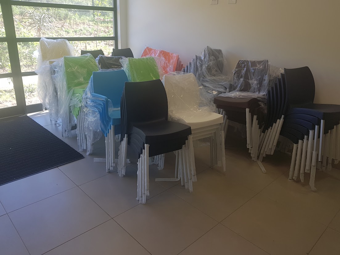 justofficeza's tweet photo. Canteen Chairs, we got you. https://t.co/SJN9cSz82L