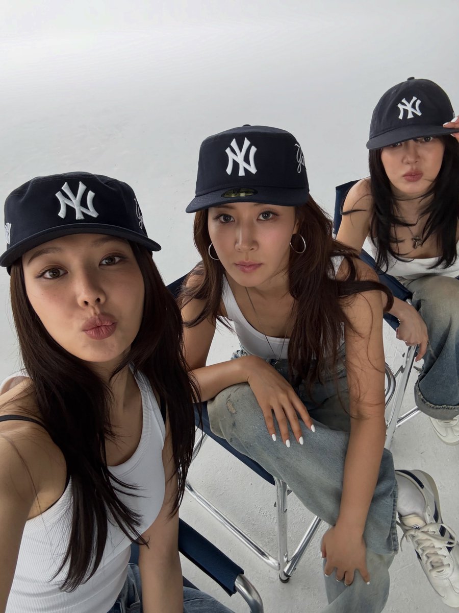 glassyulk's tweet photo. Hot debut for Hyo Ri Soo  
I'll do my best😎 https://t.co/duMUI8Iv0b