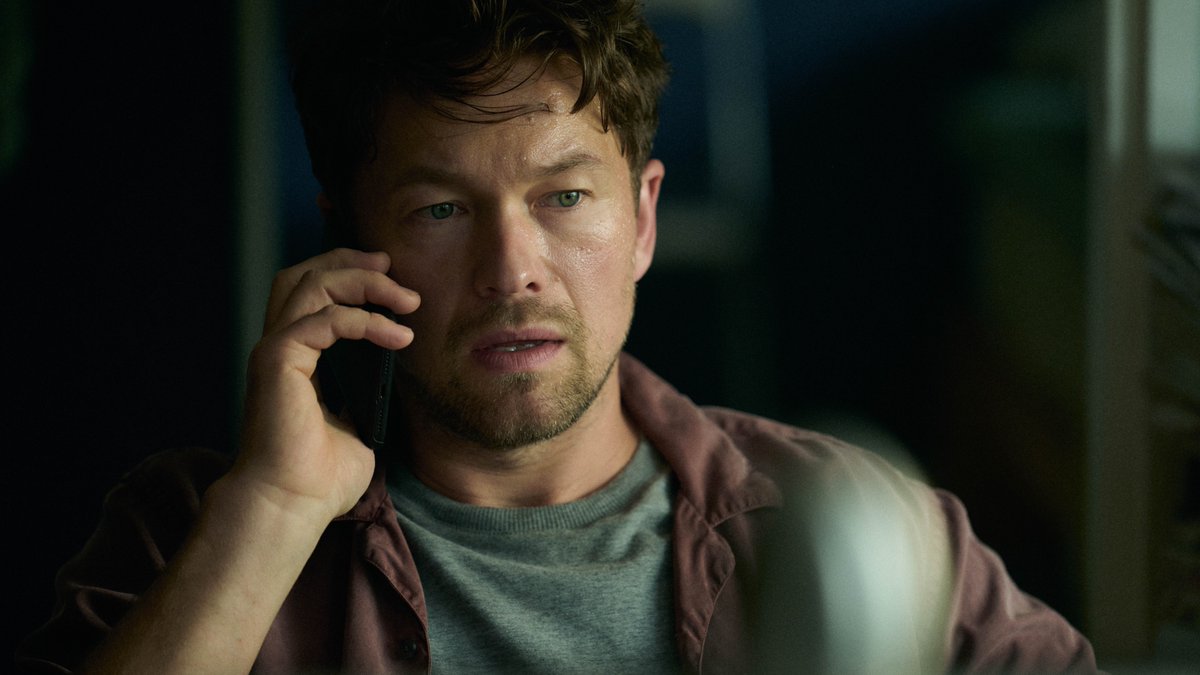 NetflixMENA's tweet photo. تخيل كل يوم جمعة الساعة 1:15 الفجر تصير جريمة قتل والهدف أنك تحل هذا اللغز المرعب وتكشف من الفاعل، والمصيبة ممكن تكون أنت الضحية الجاية!! هذي قصة المسلسل الجديد Blood Sacrifice لو ماشفته للحين ضروري يكون في أعلى قائمة مشاهدتك https://t.co/ZnM3eRvRTp