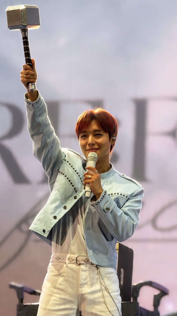 ndlpspangrn's tweet photo. JAKARTA 260829

I AM THOR ❤️‍🔥

[RE:FLECT] PARK JIHOON FANCON TOUR IN JAKARTA 

#박지훈 #PARKJIHOON #REFLECT https://t.co/kLJO6HDG8u