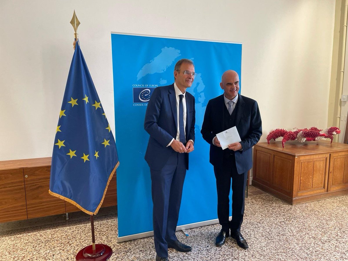 NLatCoE's tweet photo. Today, Ambassador André Haspels presented his credentials to SG @Alain_Berset.

We warmly welcome Ambassador Haspels as the new Permanent Representative of the #KingdomNL to the Council of Europe and look forward to continuing the strong cooperation between 🇳🇱 and the @CoE. https://t.co/2hRUOEjfuU
