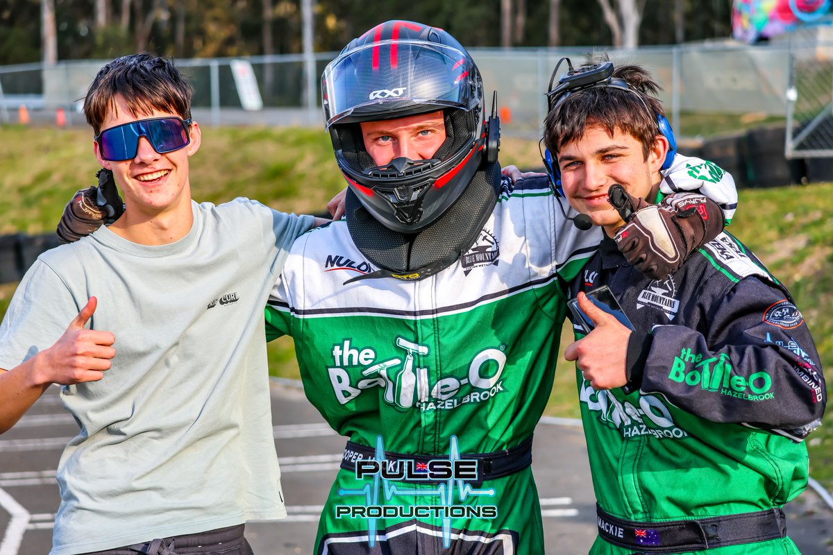 TrangRapkiimna's tweet photo. Halfway through the Wheeler Drainage 8 Hour, and no one’s backing off! The pace is fast, battles are fierce, and there’s plenty more racing to come. Four hours down, four to go—bring on the night! https://t.co/TNpM5YiOcS