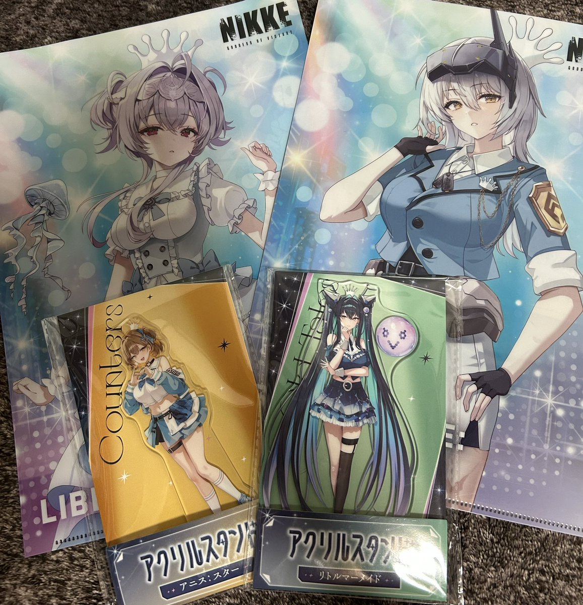 ark_end0's tweet photo. 親が買ってきてくれた✌️
#NIKKE https://t.co/27llFYFVC6