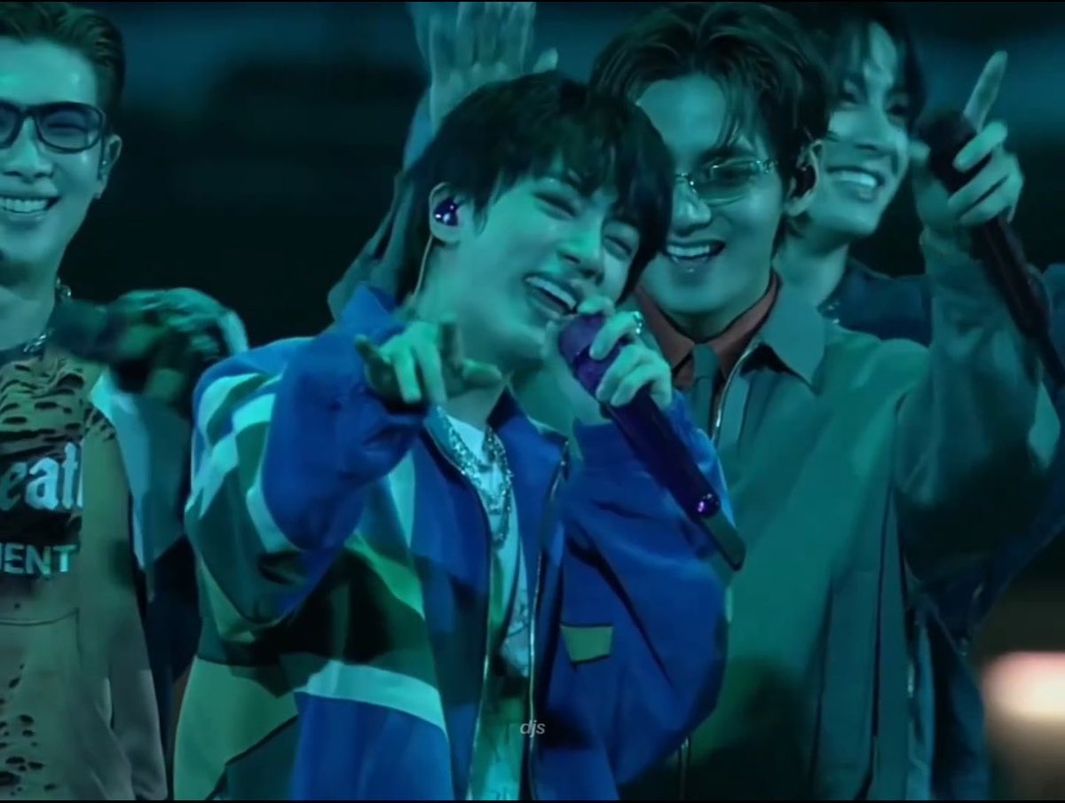 itsnamgikoo's tweet photo. the effect Namjoon has on them, the smiles, I’m devastated https://t.co/HPBK5mo1s3