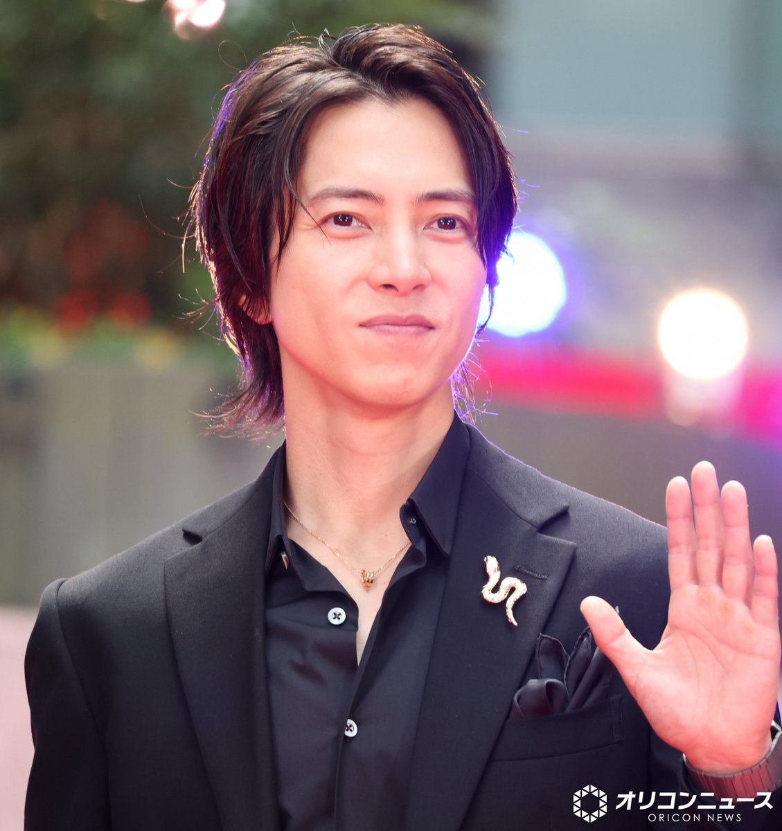 oricon's tweet photo. 風間俊介、山下智久の《美談》披露❗️
骨折しても舞台出演
「ギブスをぶんぶん振り回しながら踊っていて」
⠀
山下「これを逃したら未来はないと…」
「痛み止めを飲みながら夢を追いかけた美談です」
⠀
🔻山下は風間の小さな失敗談暴露
https://t.co/WLbylqrYkx
⠀
日テレ初のドラマ合同イベント開催 https://t.co/CvZwvqU45M