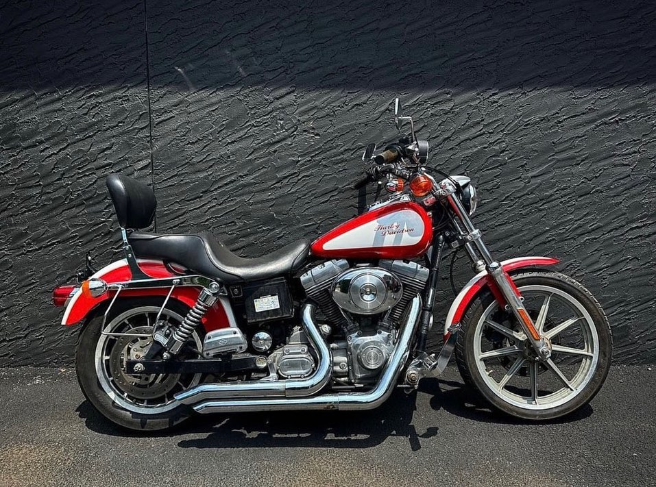 MagaretLadpitb's tweet photo. SOLD — 2001 Dyna Super Glide FXD, well-maintained ex-police motorcycle with only 29, 000 miles. Vance &amp; Hines exhaust, custom paint, and everything needed to convert to mid controls. Excellent condition. Shipping available to the lower 48. https://t.co/faj7zaFhin