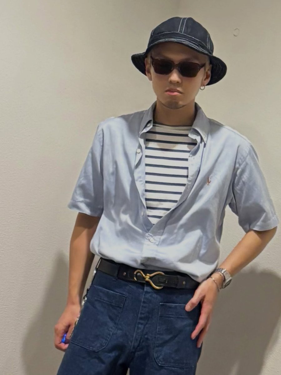 ShonPeregoggn's tweet photo. Because it was raining and I was short on time, I feel like I defaulted to an atmosphere I’m comfortable with. I’m eyeing a few pairs of sunglasses that would match this vibe or a traditional style. https://t.co/zFeinCVGiq