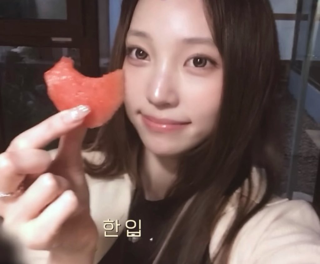 waytoseo's tweet photo. 수박하트 🍉💗 https://t.co/sH31UPJvSn