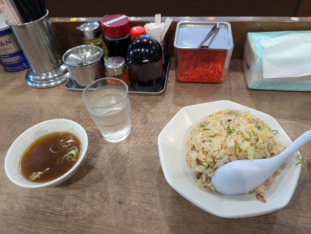 0un33p0x725384m's tweet photo. 今日のランチは沼津港の松福本店でチャーハンをいただきました✨ https://t.co/YFWTjUQN7k