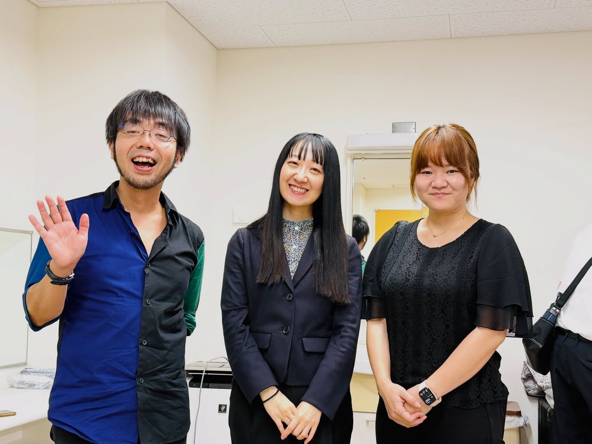vibmarimpercomp's tweet photo. 8月17日、クラシック音楽コンクール打楽器部門予選の審査を担いました。今も演奏してくださった皆さんのそれぞれの響きをはっきりと思い出すことができます。それくらい、皆が素晴らしく、一つの演奏会を聴いているかのような充実感に包まれたのでした。ご一緒した亀井博子さん、渡邉まやさんと！ https://t.co/4knzlp7a5z