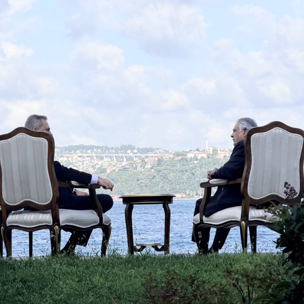 MIshaqDar50's tweet photo. Moments of peaceful heart to heart talk with my brother 
H.  E. Hakan Fidan, Foreign Minister of Turkey 🇹🇷 @HakanFidan https://t.co/tItpTBYEmq