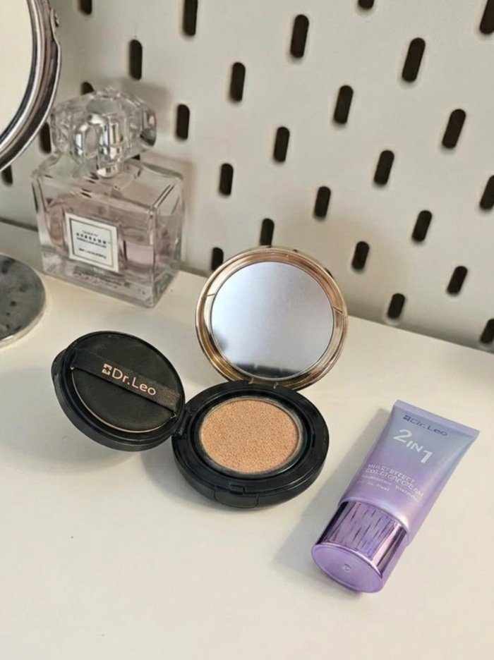 starxxy7's tweet photo. Nah aku nemu primer + cushion dari Dr. Leo yang kayaknya menarik buat dicoba sebagai combo

https://t.co/04xCb5Uxkx

Primernya bantu prep &amp; hydrate kulit lebih dulu, terus cushionnya bikin base lebih smooth, less patchy di area jerawat, kelihatan lebih flawless dan tahan lama ✨ https://t.co/mONmunFNwJ