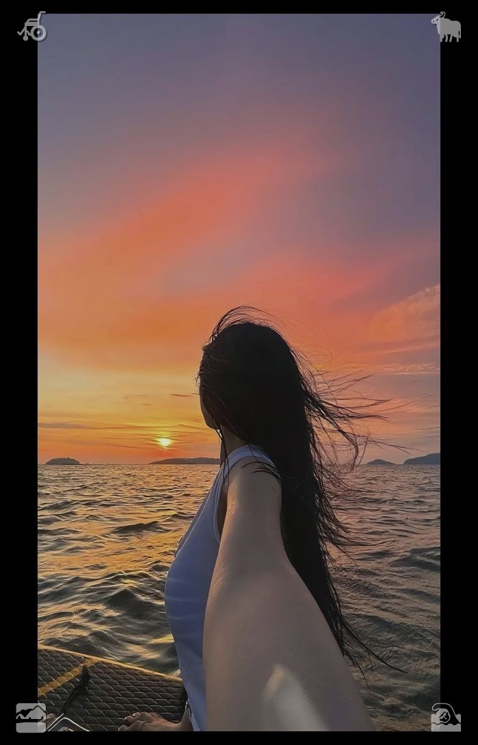 marie_perceau's tweet photo. A cozy, warm blanket draped across the bed invites you to unwind. The gentle murmur of a slow-moving stream, where water glides over smooth, rounded rocks, produces a soothing, organic melody. This natural sound eases a busy mind, leading you into a tranquil state of deep, restf https://t.co/CQYCysCGtJ