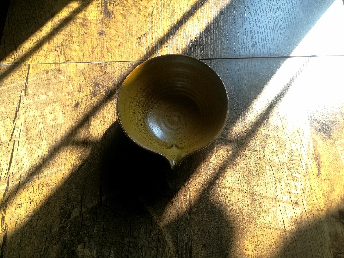 Shereen74280642's tweet photo. Growing doesn’t mean fixing all the cracks. It means learning to dance with them, and realizing those cracks are where the light gets in. https://t.co/OLTIiVY5Nw