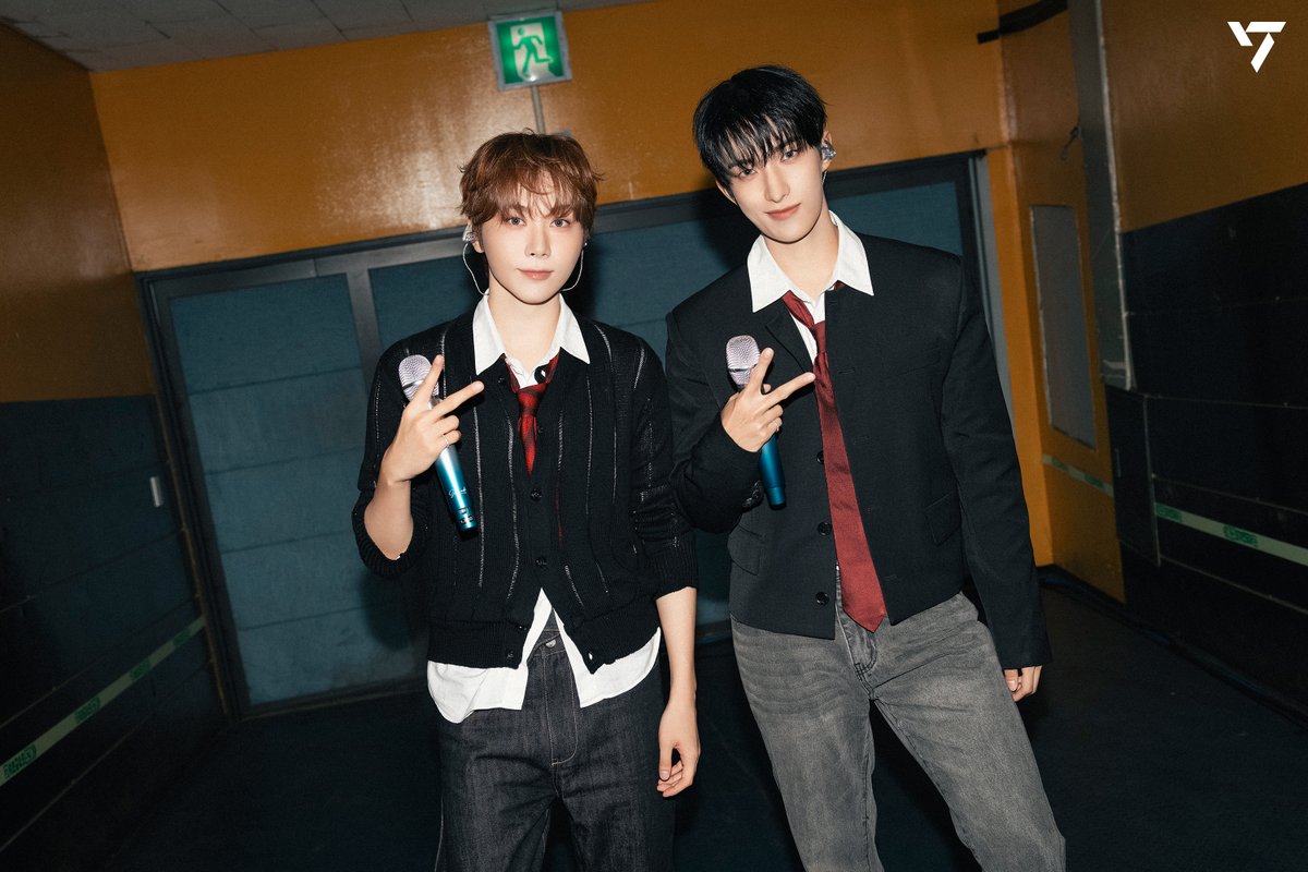pledis_17's tweet photo. DxS ‘T1 Home Ground Spotify Opening Stage’ Photo Sketch

▶️ https://t.co/hERhhCmX2S

#DxS #도겸X승관
#SEVENTEEN #세븐틴
#T1HomeGround https://t.co/l0vYHdECEV