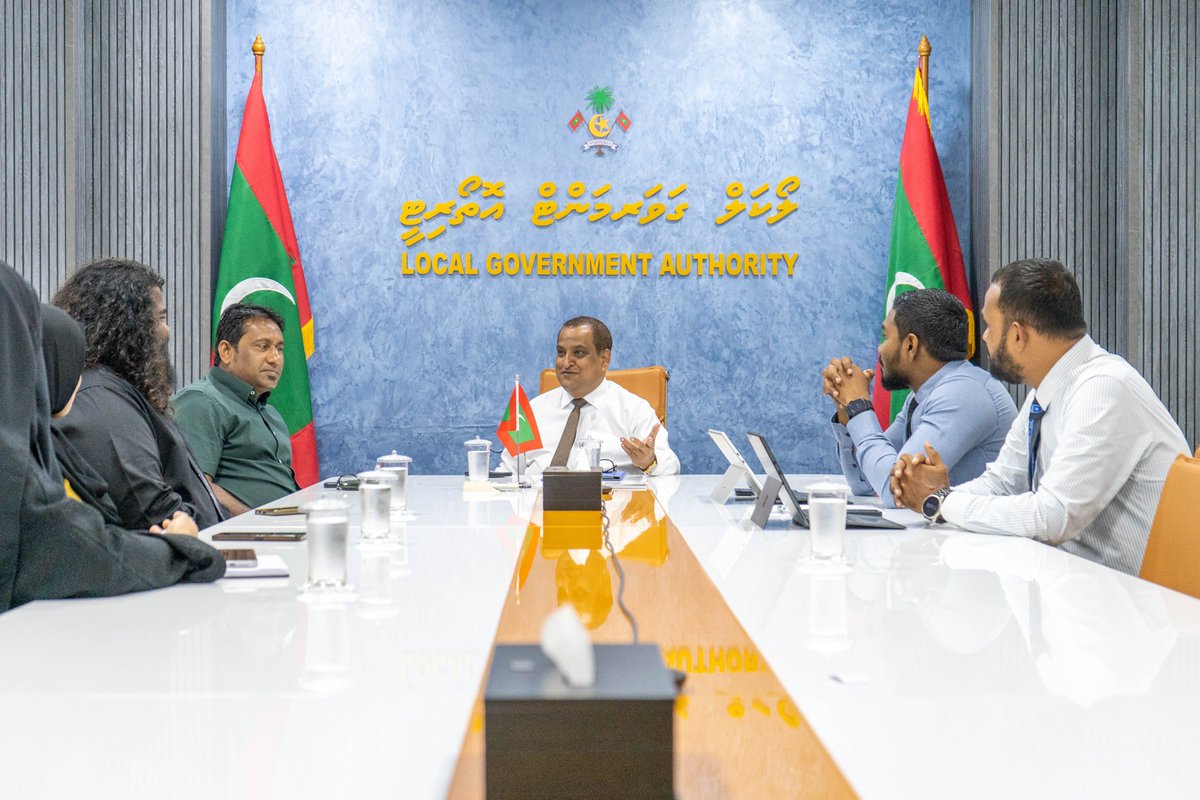 lgaMaldives's tweet photo. އދ. ދިއްދޫ ކައުންސިލަށް ދިމާވާ ދަތިތަކާއި އަދި އެހީތެރިކަން ބޭނުންވާ ކަންކަމާއި ގުޅޭގޮތުން ކައުންސިލްގެ އެދިލެއްވުމަށް ބޭއްވުނު ބައްދަލުވުން.

#LaamarukazeeRaajje
#laamarukazukurun
#baaruverirayyitheh https://t.co/Dotjmpgb0q