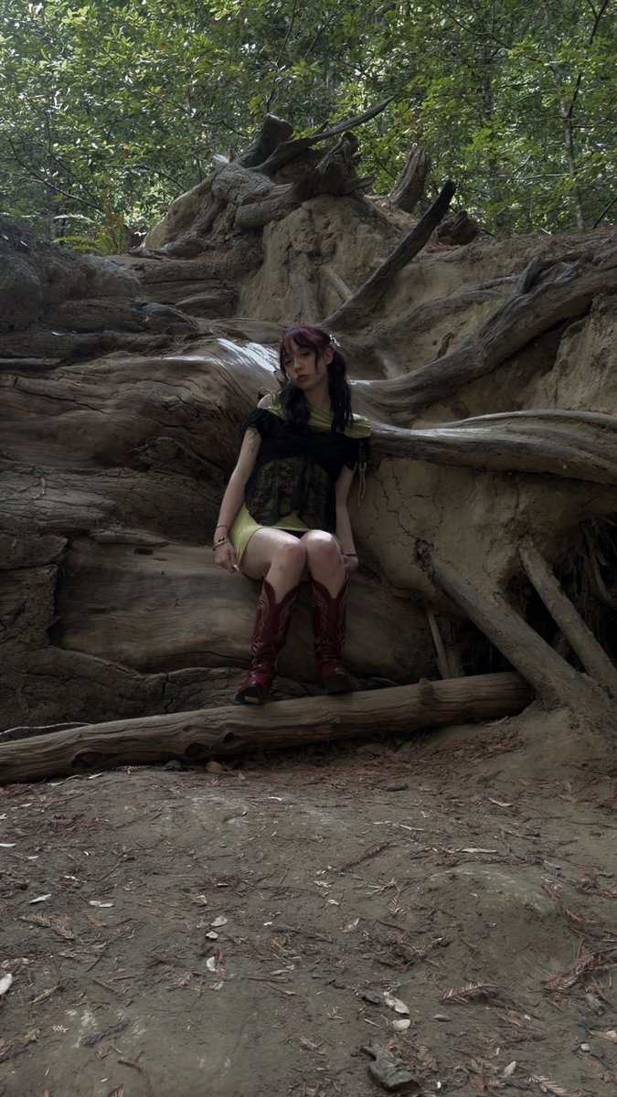 onyxdecended's tweet photo. should I post the rest of this set? 👀
         40 more followers before I stop teasing and drop the link 👀🖤
      #AltGirl #ForestNymph #fairycore #19yo https://t.co/xMh9wLzPS9