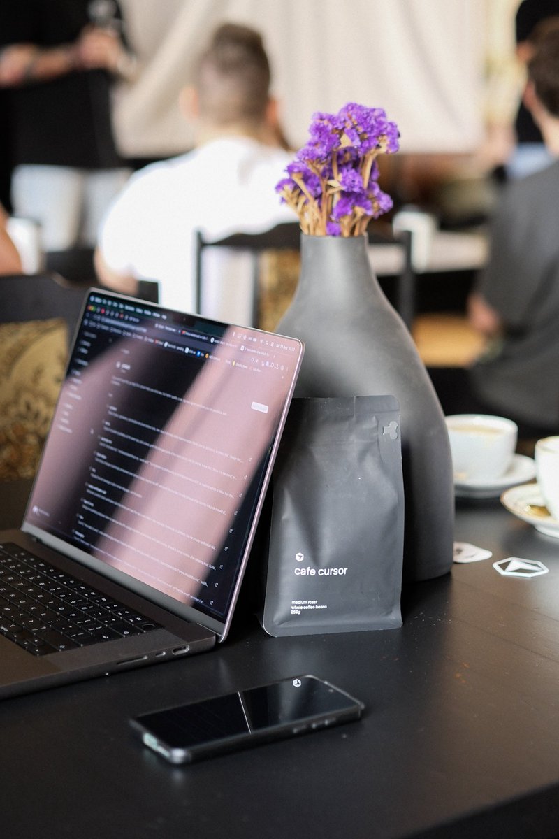 k1euu's tweet photo. Cafe Cursor Bielsko-Biała!
Co to był za event! Ponad 40 programistów, founderów, inwestorów z całej Polski przyjechało tworzyć produkty razem z @cursor_ai w towarzystwie super ludzi i pysznej kawy!
Myślę że te znajomości zostaną z każdym na długo i do zobaczenia wkrótce! https://t.co/UfKyyFR99D