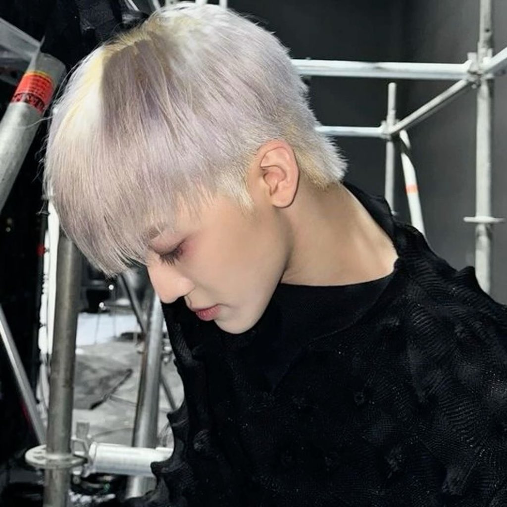walkwithyous's tweet photo. jaemin as gojo 🤤 https://t.co/M55SkE6lrW
