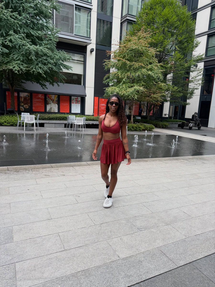JulesFittjced's tweet photo. Looking cute and staying comfy in Fabletics. https://t.co/mAqNbZfzF1