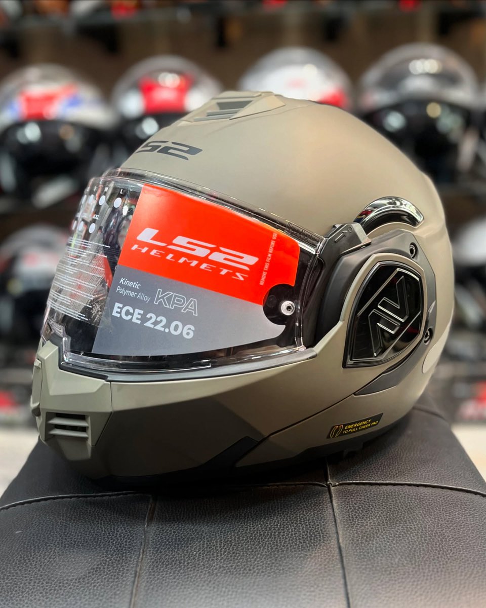 FredricFailor's tweet photo. (180-degree) Modular full-face helmet 🏆
Brand: LS2 ADVANT
Colors shown in the slides
Weight: 1, 750 g
Sizes: L/XL/2XL/3XL
Made in Spain
Original factory anti-fog visor
Internationally certified
Built-in glasses with locking mechanism
Fully https://t.co/0hcJrzpEl5