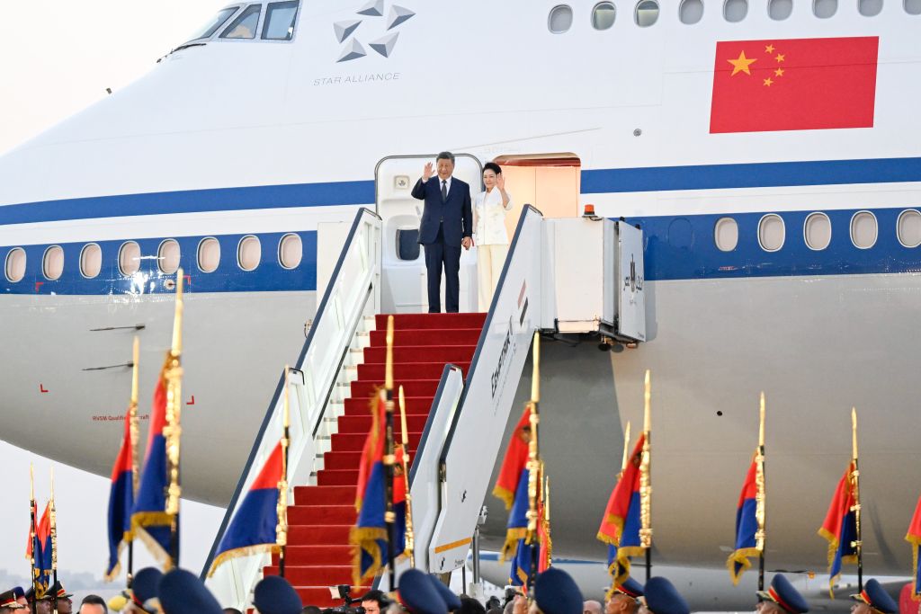 China_Amb_India's tweet photo. President Xi arrived in Cairo for a state visit to Egypt at the invitation of Egyptian President Abdel Fattah El-Sisi.

President Xi said that China and Egypt set an example of friendship, solidarity and coordination between developing countries, with strong political mutual trust, fruitful mutually beneficial cooperation, and close and effective coordination in multilateral affairs.

During the visit, he will have an in-depth exchange of views with Sisi on China-Egypt relations, all-round cooperation between the two countries, and international and regional issues of common concern. The two leaders will also jointly draw up a blueprint for the development of the China-Egypt comprehensive strategic partnership, and write a new chapter in the friendship between the two countries.