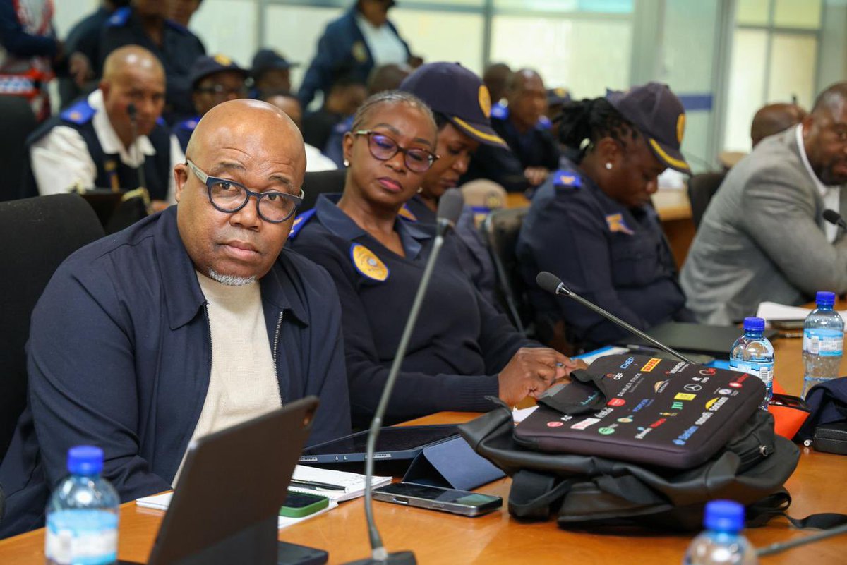 DadaMorero's tweet photo. This morning, I met with the entire senior management of the JMPD because what I continue to witness in the inner city is simply unacceptable.

I walked from the Joburg Art Gallery to Marble Towers, and what I saw cannot continue. JMPD vehicles were parked while officers sat on their phones, even as illegal trading continued in plain sight. I have repeatedly met with JMPD leadership and made it clear that our by-laws must be enforced without fear or favour.