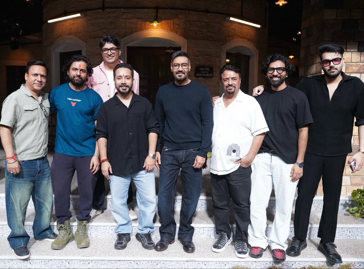 ajaydevgn's tweet photo. Darr ka mahaul…hone wala hai. 👀
Our untitled horror thriller officially goes on floors today.

Directed by @JugrajRohit.

A @ADFFilms &amp; @PanoramaMovies Production.

@KumarMangat @AbhishekPathakk @danishdevgn #SanjeevJoshi

#DevgnFilms #PanoramaStudios #Muhurat #UntitledFilm https://t.co/lLlFa84Crw