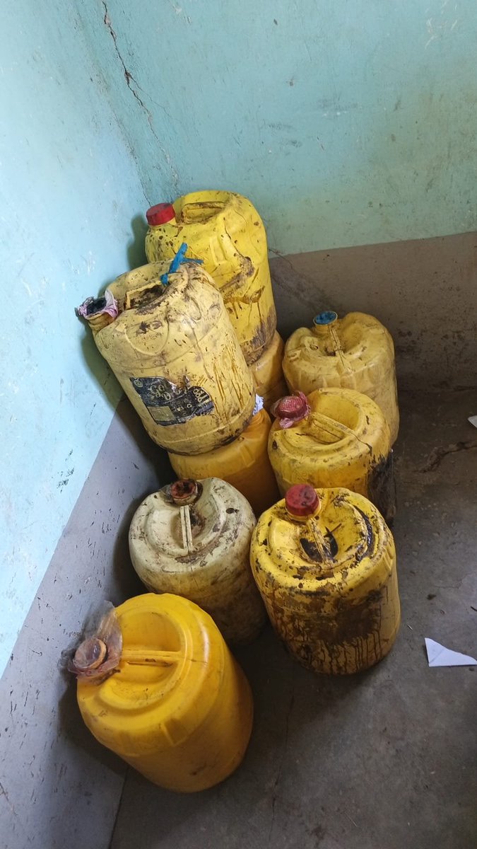 NACADAKenya's tweet photo. MAJOR BLOW TO ILLICIT BREW NETWORKS: OUR MULTI-AGENCY TEAMS SEIZE OVER 17,000 LITRES IN KIBRA AND NYAKACH. 🚨🧡

Our NACADA-led multi-agency teams have delivered significant blows to illicit brew networks in two separate operations.

In Kibra Subcounty, we inspected alcohol outlets at Laini Saba, discovering 2,400 litres of Mugasa illicit brew being sold in two pubs. The two proprietors were arrested and booked at Kibra Police Station.

Today at dawn in Rang'ul Location, Nyakach Subcounty, Kisumu County, our multi-agency team, comprising National Government Administration Officers (NGAOs) and National Government Administration Police Unit (NGAPU), recovered 180 litres of changaa and 15,000 litres of kangara.

We remain committed to dismantling illicit brew networks across the country.
