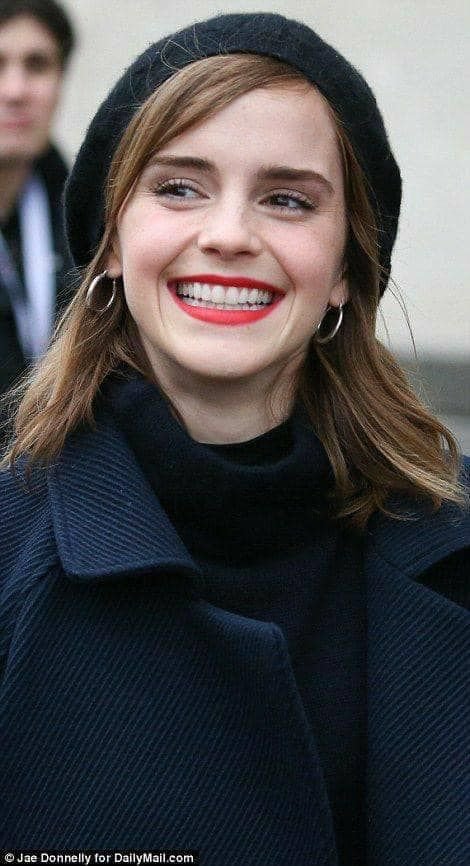 EmmaWatsonvmgo's tweet photo. Am always happy what about you if I give you a kiss how will you feel https://t.co/bI1T8RGVJF