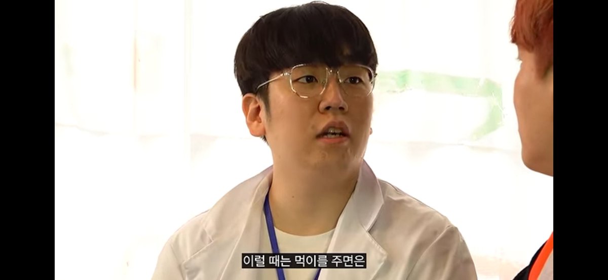 laughtooday's tweet photo. 역시 펭귄 전문가는 다르네 https://t.co/cHgd2TWk5y