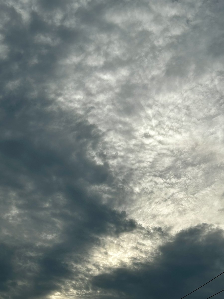 kocha_333's tweet photo. ☁️ ☁️ ☁️

#イマソラ https://t.co/ZRddIXHY2Z