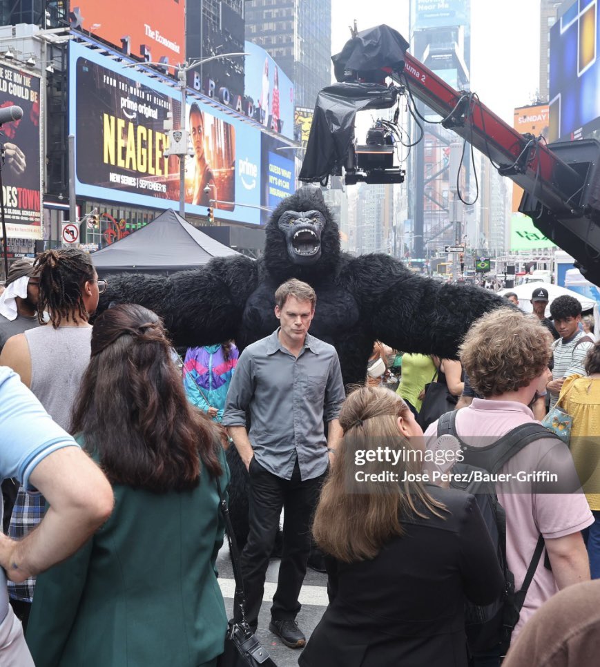 DrakoAfoa's tweet photo. 🚨 Dexter Morgan vs Huge Gorilla in Dexter: Resurrection Season 2 is OFFICIAL! https://t.co/eYTTQF5wti