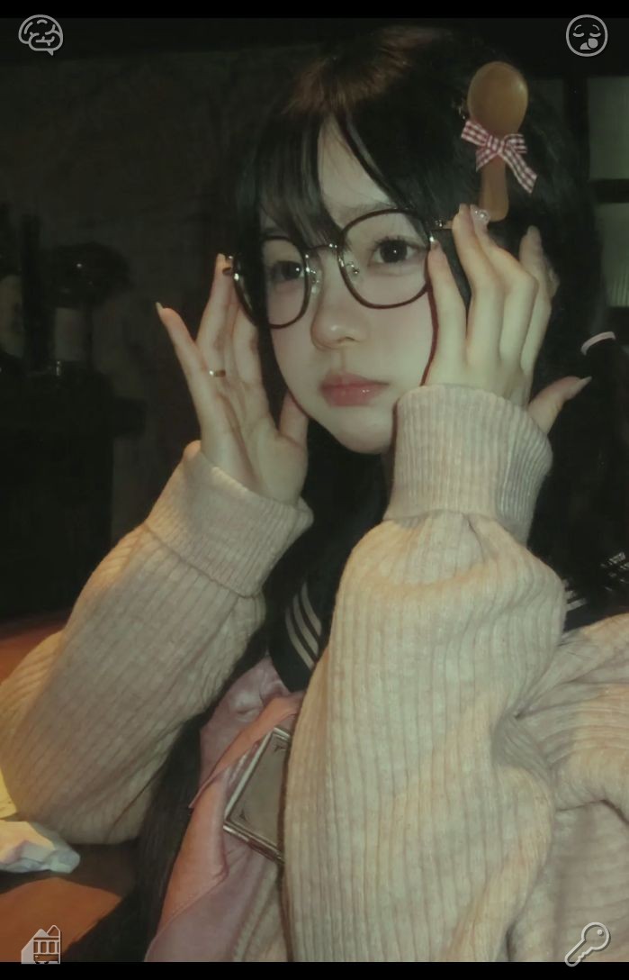RodneydeLimami1's tweet photo. 🤌A succulent grape salad. Sleek, featherlight metal eyeglass frames with flexible construction flatter every face shape, featuring gently cushioned temples and a timeless, minimal aesthetic—ideal for office settings, trips, errands, or everyday city style. https://t.co/JtHFg76YbH