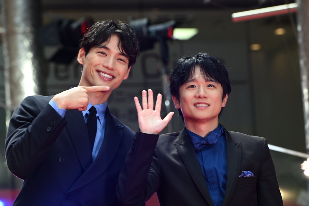 TVGweb's tweet photo. 秋ドラ出演者が大集結
「日テレDRAMA SHOWCASE」📺
----
チ・チャンウク＆今田美桜
大泉洋、福士蒼汰、山下智久らが
レッドカーペットをランウエー✨

集まったファンからも歓声が
風間俊介は晴れた空に言及し…
「3作品が最高のスタートを切れそう！」

https://t.co/TT26B4xEEW

#日テレドラマ https://t.co/QtWUnGpL55
