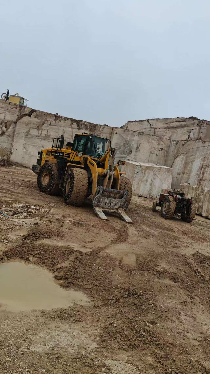 uC8gEfJFzg48582's tweet photo. #MarbleSlabs #NaturalStone #InteriorDesign #ExteriorDesign #StoneFlooring #GreyLimestone #ArchitecturalStone #GraniteWall #Waterwave #Wholesale #pasfsstone #projects #granite #marble #travertine #limestone #stonesupplier #stoneproject #grainteandmarble #constructionmaterials https://t.co/7AaaWG61Mk