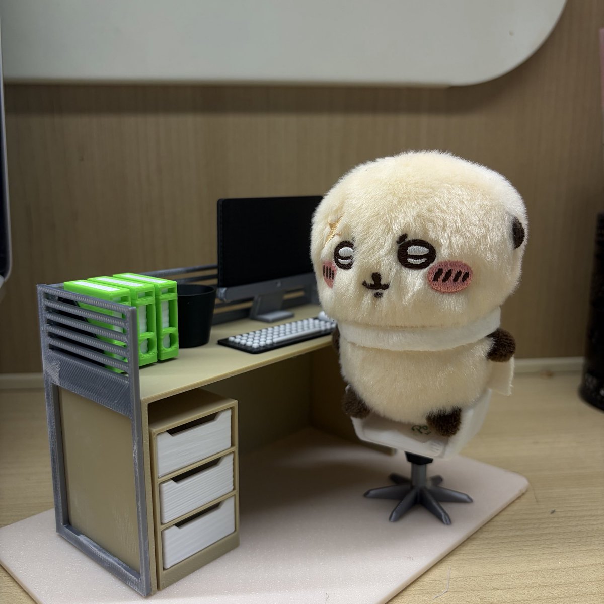 bluekeo1483's tweet photo. 랏코선생님!                              불렀니? https://t.co/RT4sMJ5wfa