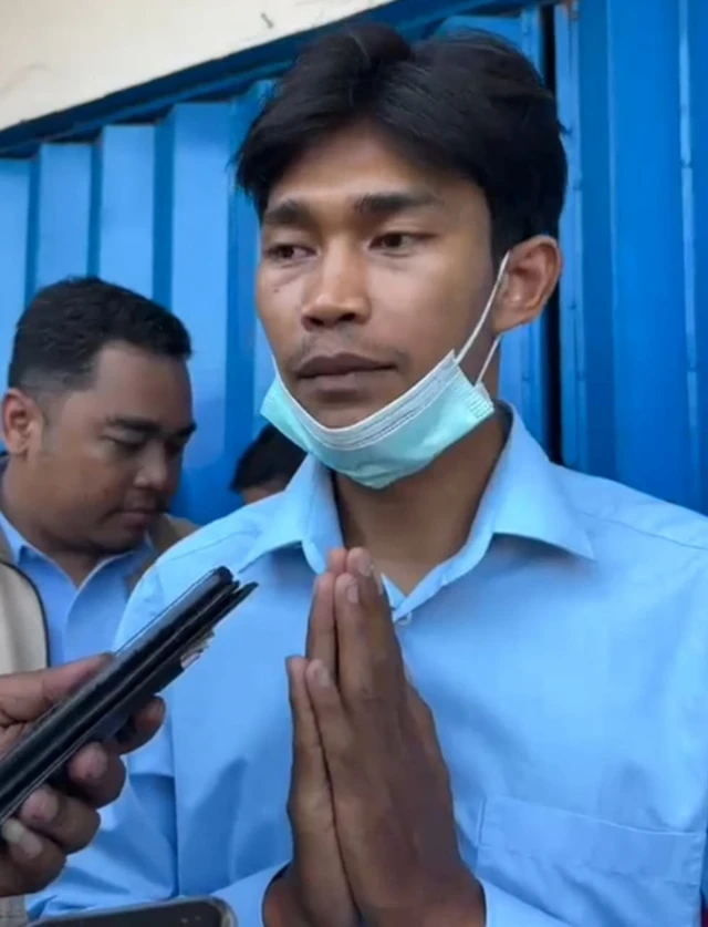 LambeSahamjja's tweet photo. kepala sppg kalitengah rafli ridho minta maaf :
- doa menyesal atas keracun4n yang kena santri ponpes & siswa 2 sd
- proses masak mulai jam 00.00
- dikirim jam 11.00
-makanannya cuma tahan 4 jam
- sebelum disalurkan udah ada uji organoleptik (icip) dari pihak sekolah 
- yang katanya nyatain aman
- rafli bantah isu ada belatung di menu mbg