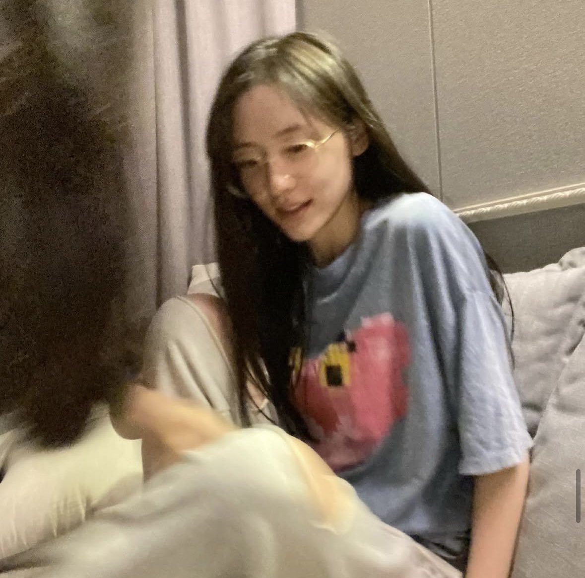 c0mong_'s tweet photo. 여친짤이 끝도없이 나오는 사람…..박지현♥ https://t.co/GZa7Bl1gAG