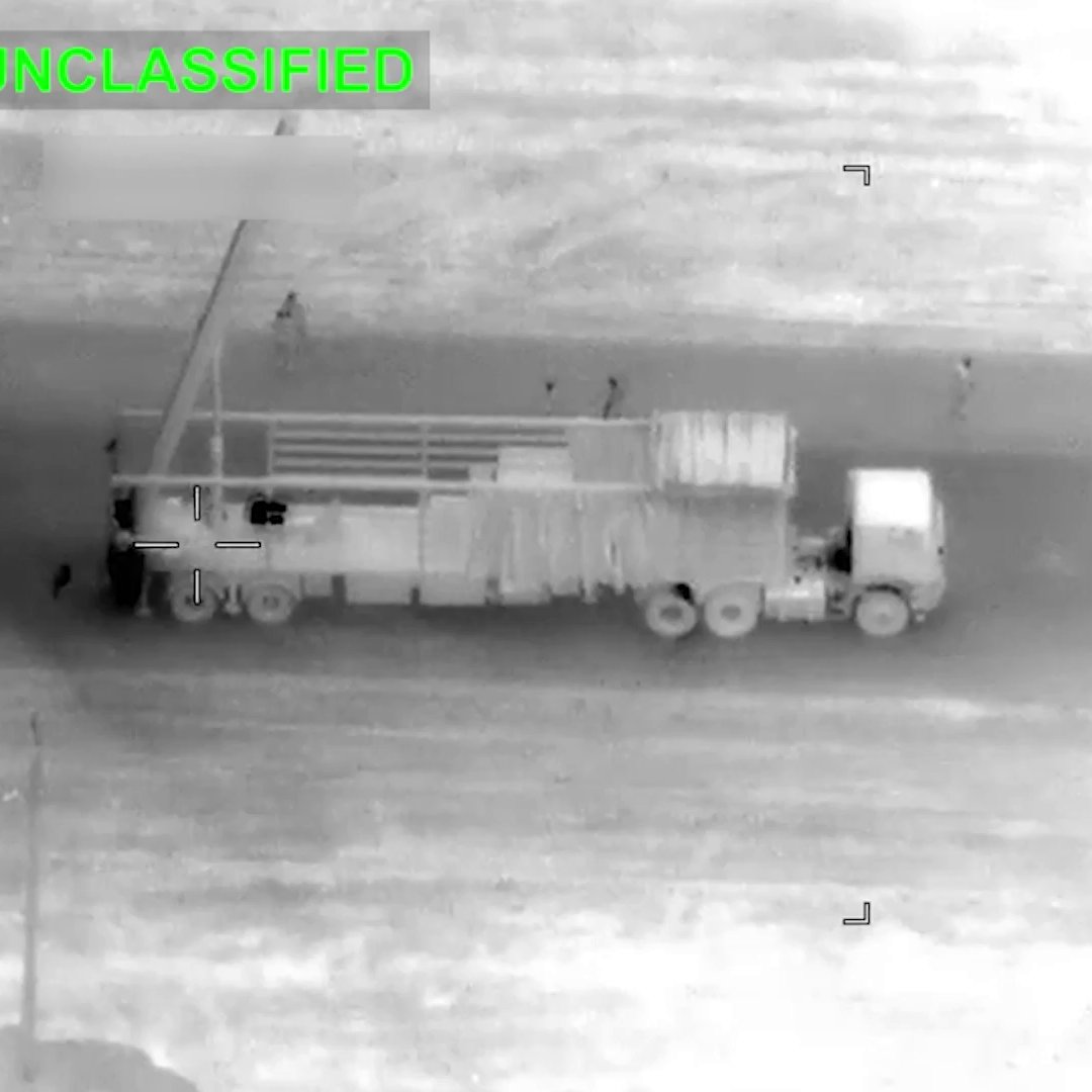 Pataramesh's tweet photo. A 🇺🇸 MQ-9 probably made a successful one-way-attack against an empty 🇮🇷 missile launcher

The one allegedly killed in Khomein last night?
Terrain-masking via battlespace-map to sneak in for suicide mission

➡️ Cost-exchange ratio: = 200-300 times
~$150k launcher / ~$30-50m drone https://t.co/wEbxd8XAKh