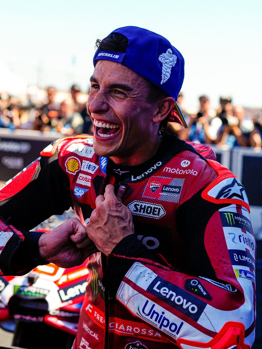 MotoGP's tweet photo. Some unpublished photos from last weekend 📸

#AragonGP 🏁 | #MotoGP https://t.co/BYjNGB0l1A