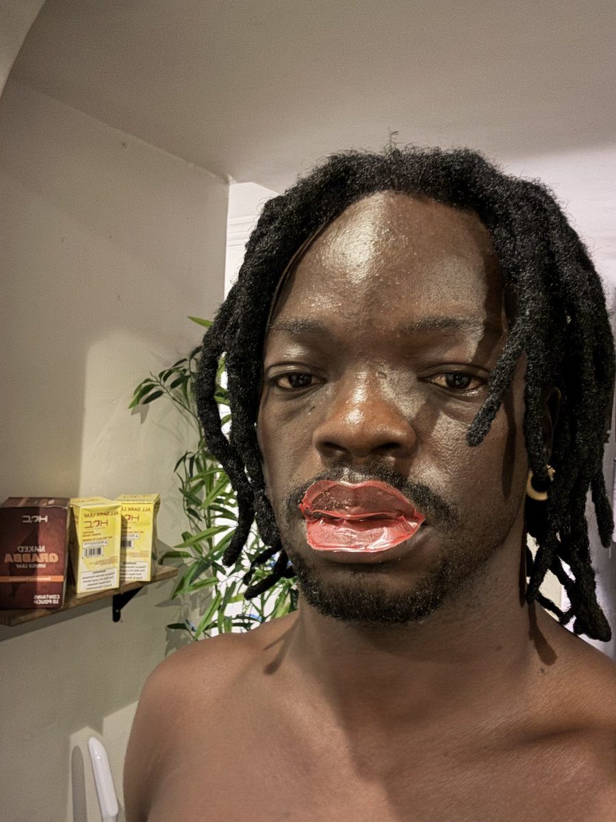 UrglyGramm's tweet photo. Took out 400k from my ShawnX crypto acct to fix my chapped lips because I couldn’t sleep last night and I get USDT wey full my ShawnX😔.

I love this app dawg 👌 https://t.co/RHRX3SrHLV