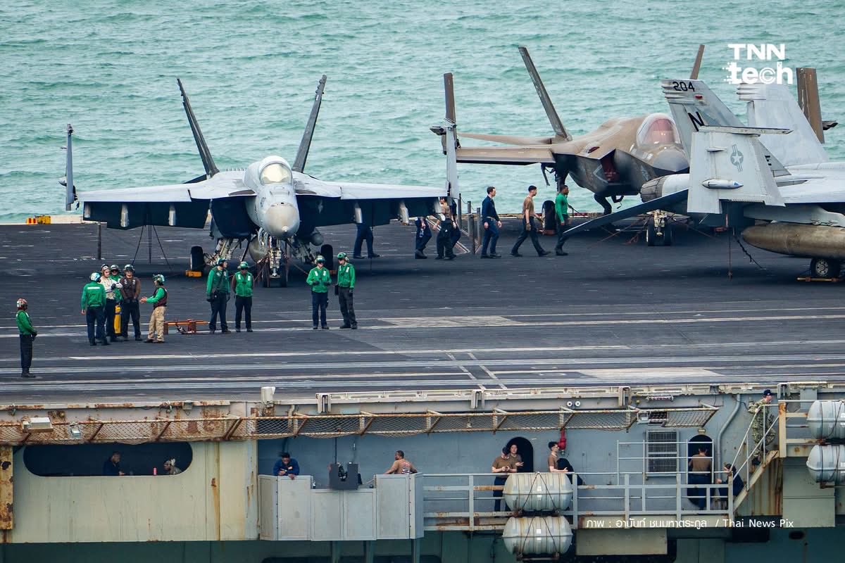TheBaseLeg's tweet photo. USS Abraham Lincoln (and her aircraft) looking worse for wear as she pulls into Sattahip/Pattaya in Thailand https://t.co/nyWvZy8prk