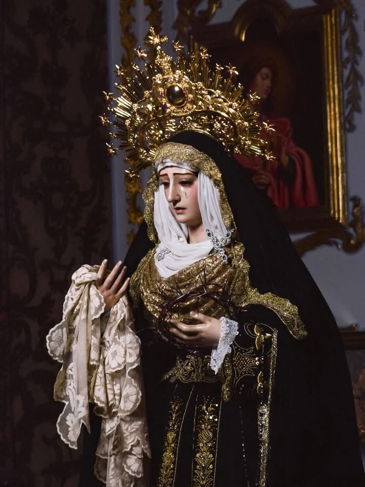 mabernalsanchez's tweet photo. El Mayor Dolor en su Soledad de Córdoba. 

Cuando el vestidor sabe adecuarse a una imagen. Soberbio https://t.co/R0C4AbDiQ6